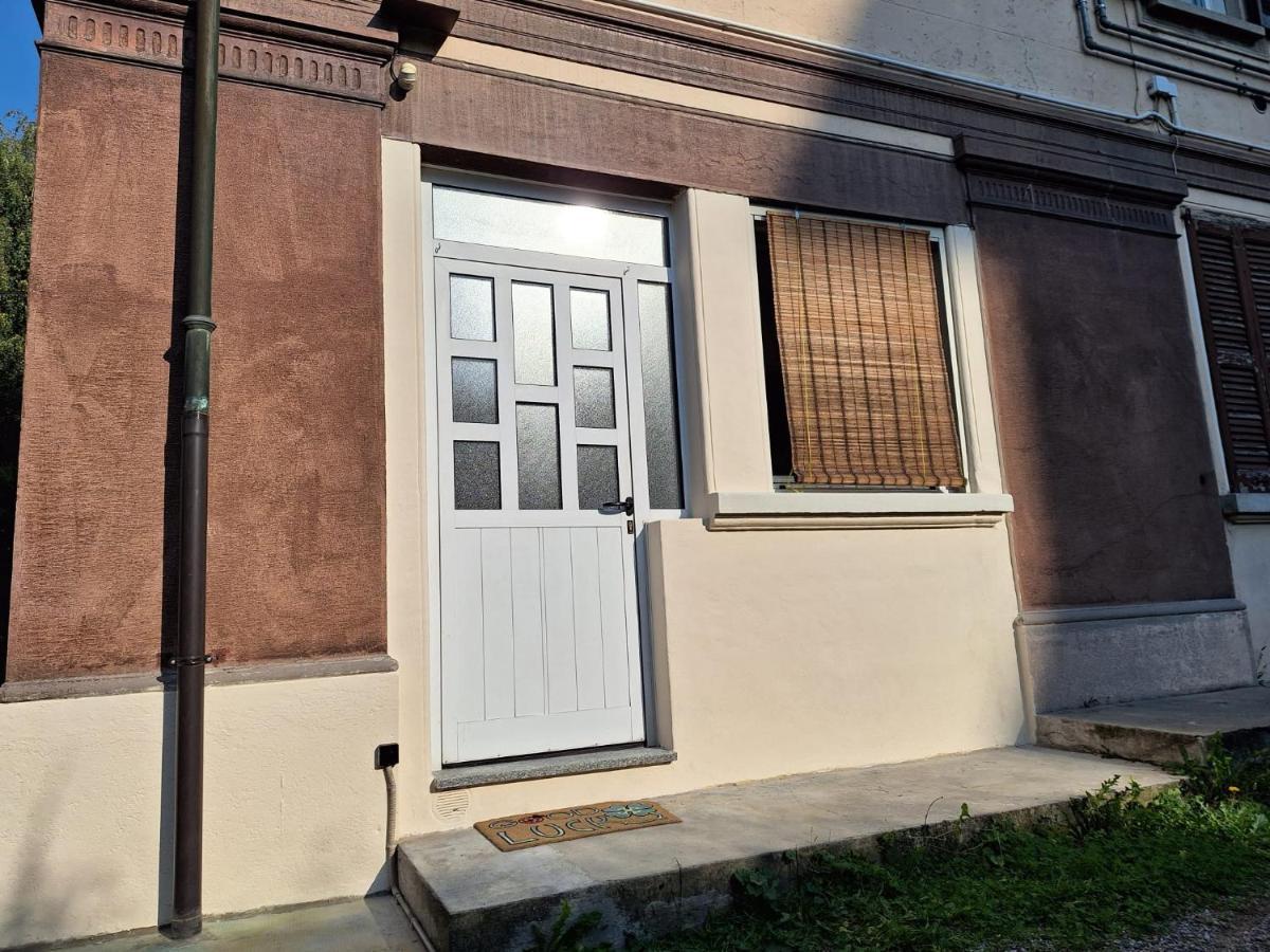 Appartamento La Casa Dei Nonni Malnate ภายนอก รูปภาพ